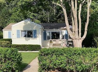 47 Elm St, Plymouth, MA 02360