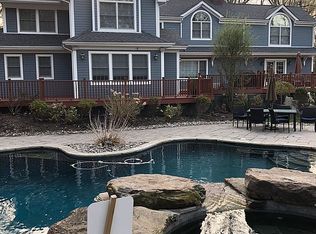 12 Ivy Pl, Upper Saddle River, NJ 07458