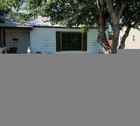 2nd image of 816 W 24th St
