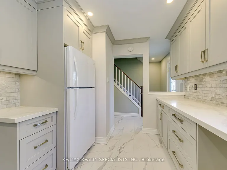 93 Hansen Rd N #100 — Photo 10