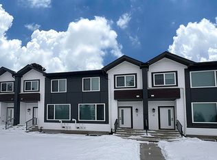 10698 61st St NW, Edmonton, AB T6A 2L5