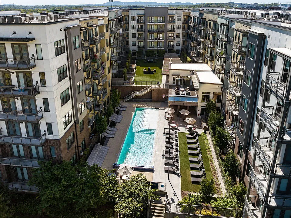 River House (TN) apartments community photo