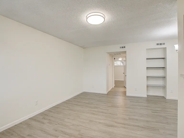 Highpoint North — Photo 3