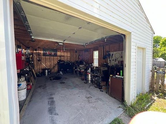 4th image of 217 N Missouri St
