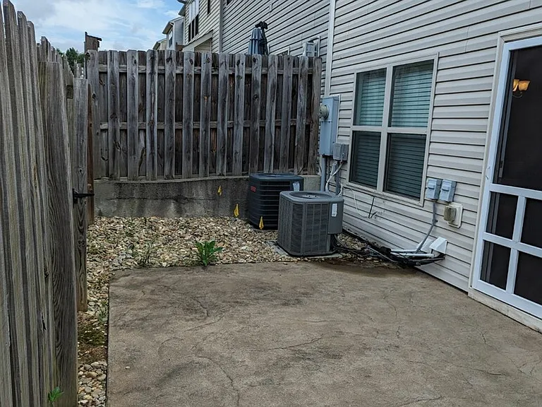 426 Woodbark Ct — Photo 24