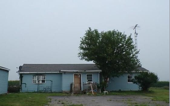 3rd image of 2362 Knauss Rd