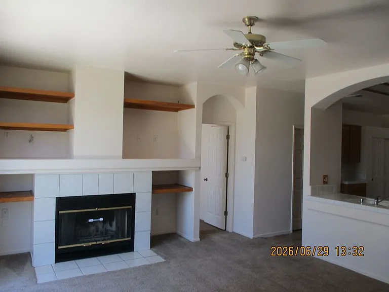 1225 E Cinnamon Dr — Photo 9