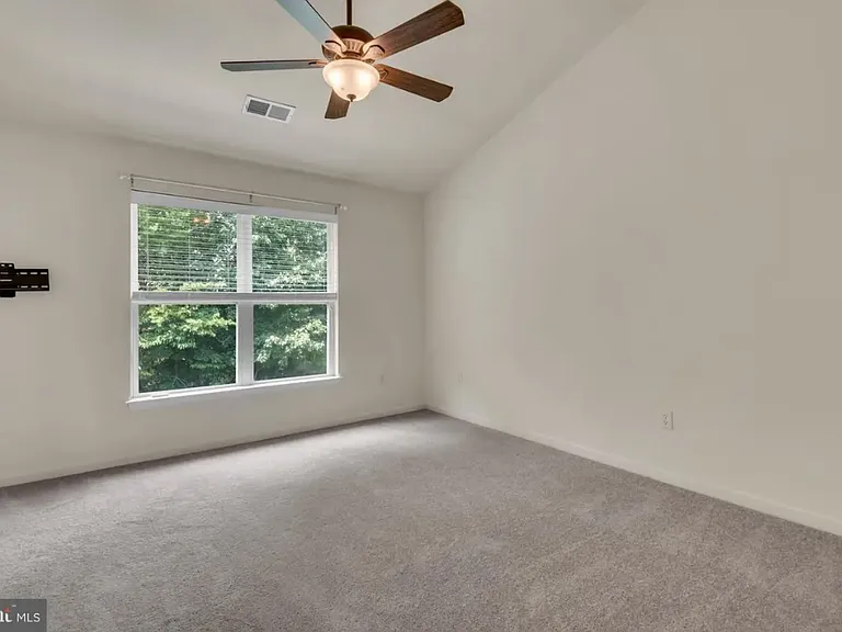 702 Horse Chestnut Ct — Photo 12