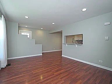 4th image of 327 Somerset Ln