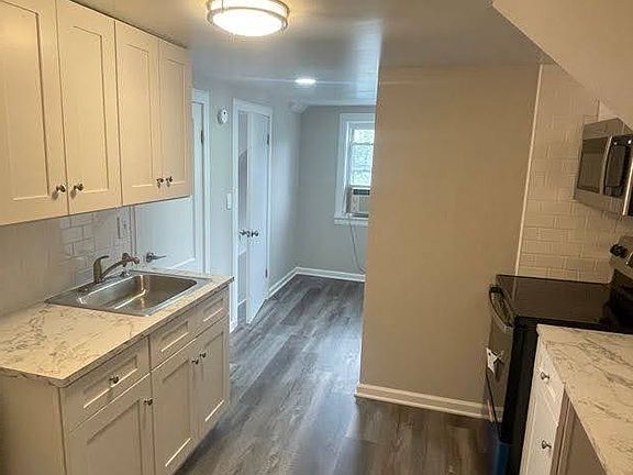 Brand new no-slam cabinets in this new kitchen!