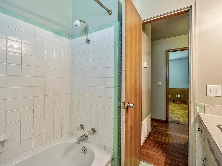 1509 NE 33rd St — Photo 14