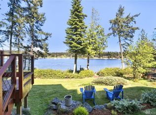 1271 Griffith Point Rd, Nordland, WA 98358
