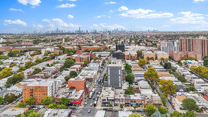 Sold by Mitra Hakimi Realty Group, LLC | media 19