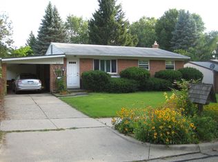 648 Manor Dr, Ann Arbor, MI 48105