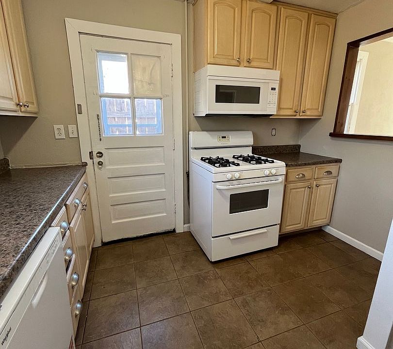 1st image of 3721 10th Avenue Ct