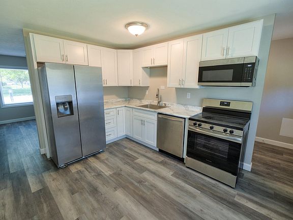 4th image of 765 Julia Ln