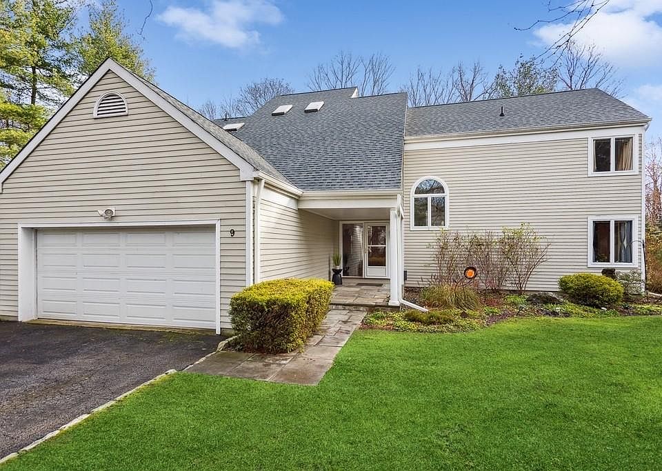 1st image of 9 Berkley Court
