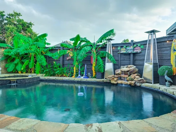 418 Country Side Ln, Richardson, TX 75081