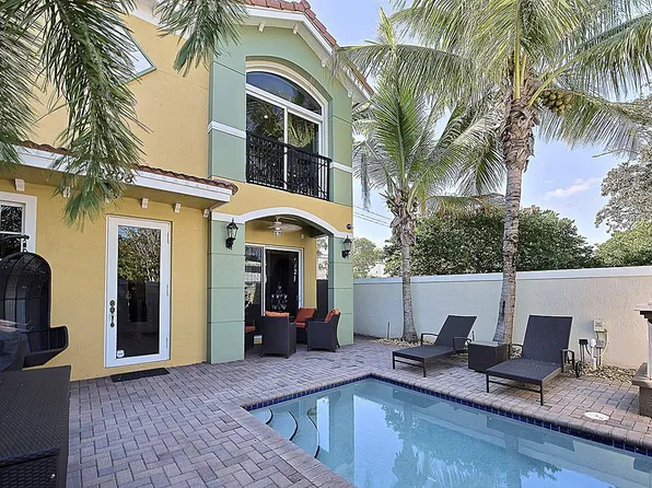2808 NE 32nd St, Fort Lauderdale, FL 33306