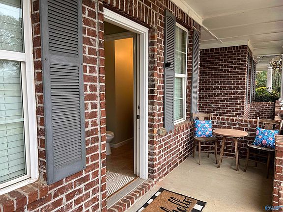 2nd image of 5 Atherton Cir SW