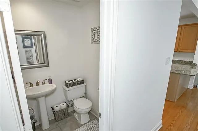 421 Creekside Ct — Photo 13