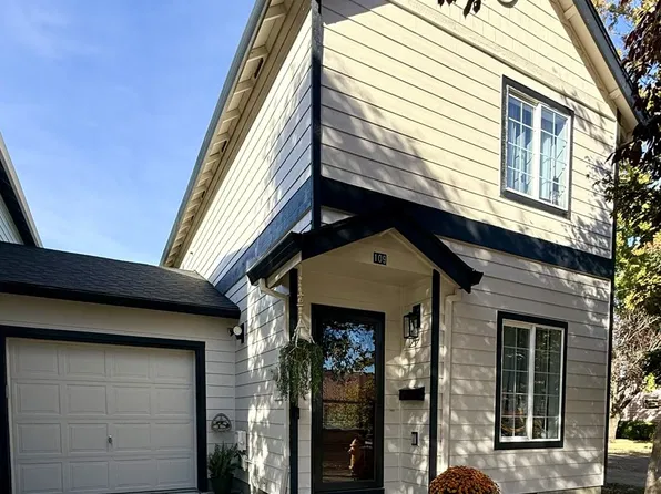 109 NW 8th St, Gresham, OR 97030