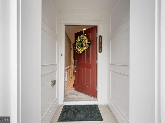 2nd image of 14587 Crossfield Way