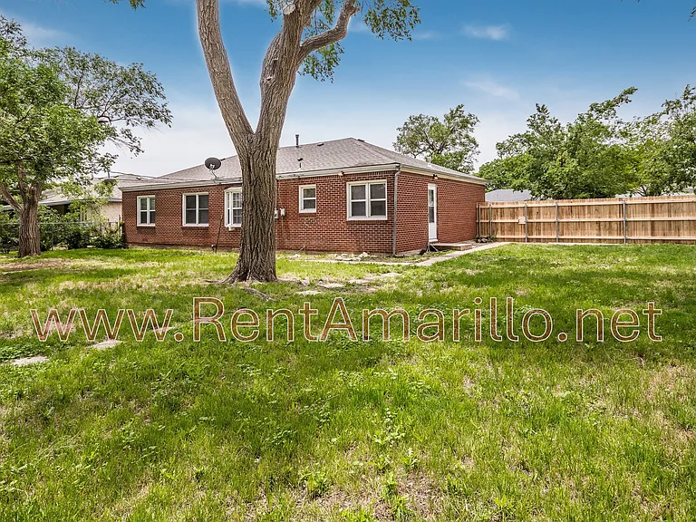 1613 Bowie St — Photo 16