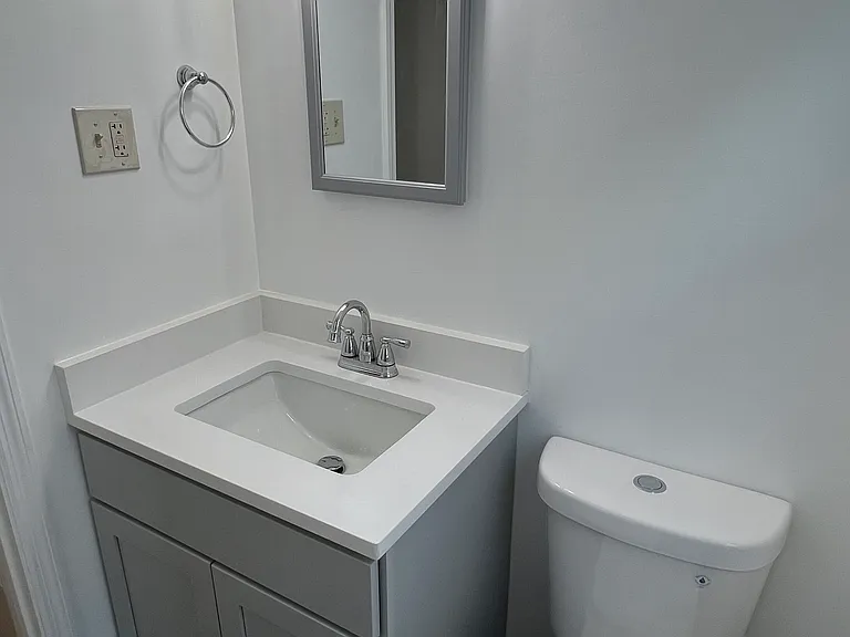101 Eileen St #4 — Photo 8