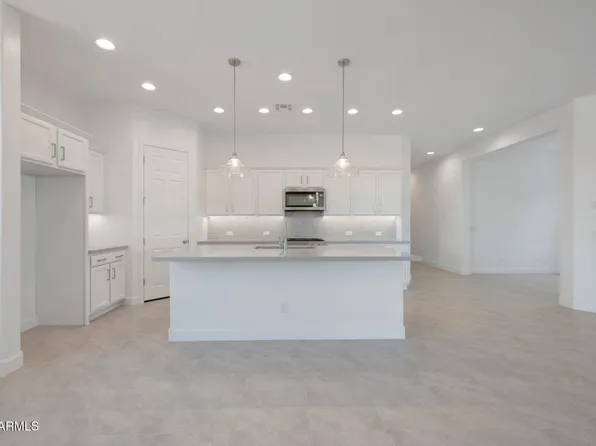 2921 E MISSION Lane, San Tan Valley, AZ 85140