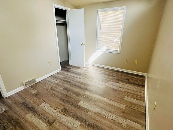 5th image of 586 Gainsville Ave