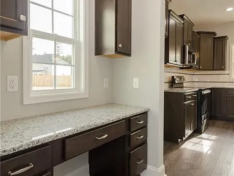 130 Brummel Ct — Photo 6