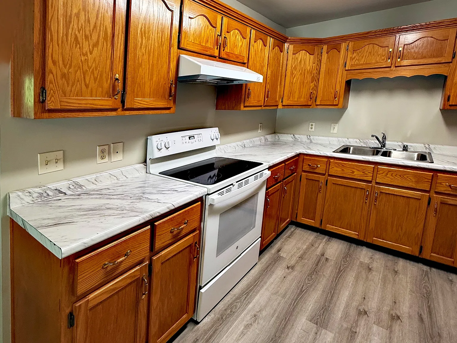 101 Loveless Lane - 3 — Photo 4