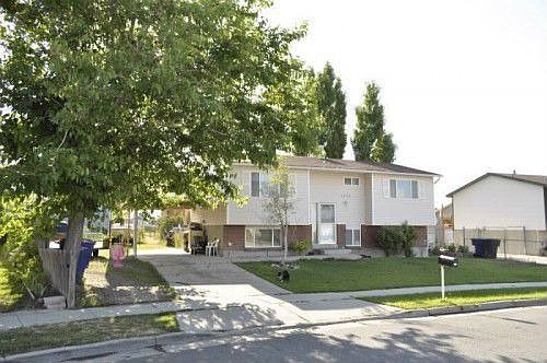 3rd image of 3332 S Gertrude Dr