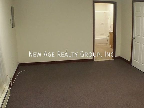 3rd image of 4237 Baltimore Ave Rear 2R