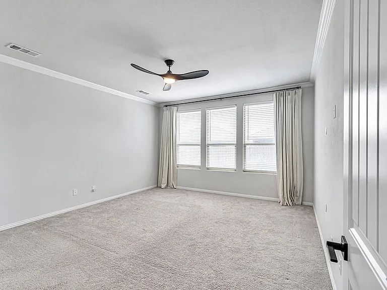 719 Minuteman Rd — Photo 12