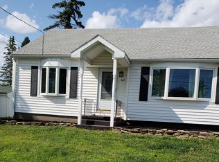 8 Valley View Rd, Amsterdam, NY 12010