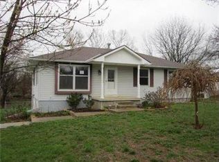 18496 Ridge Dr, Linwood, KS 66052