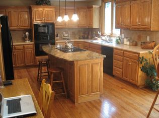205 Surrey Ct, Smithville, MO 64089