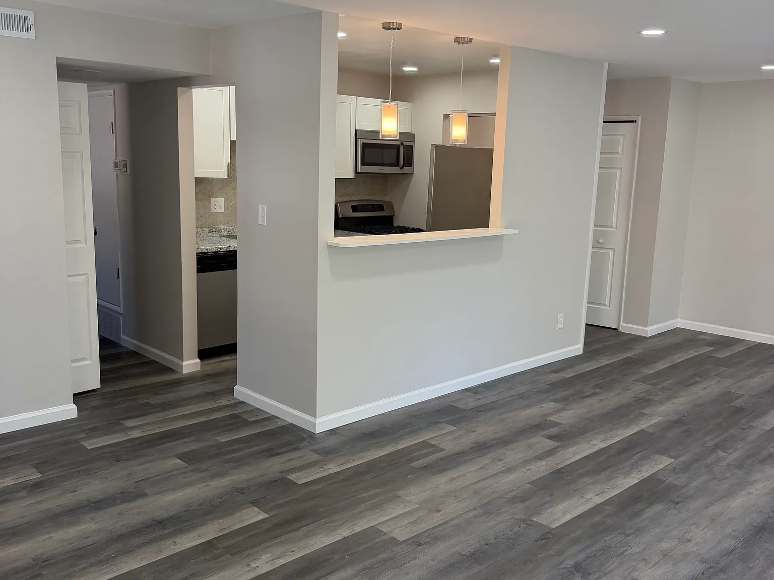 2 bed, 894 sqft, $1,850 — Photo 4