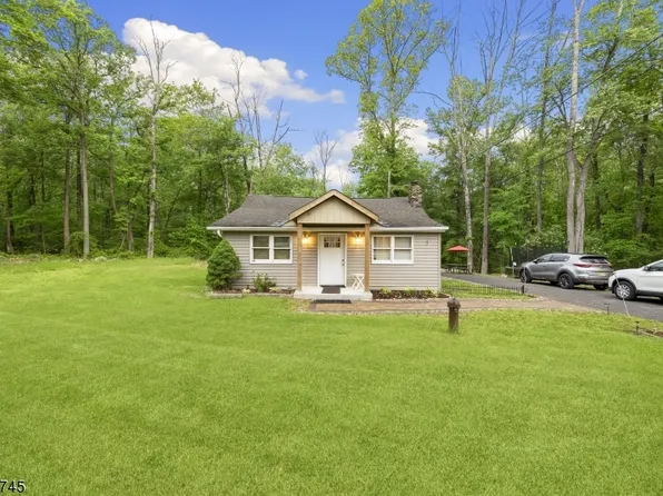 5 Colonial Rd, Mount Olive Twp., NJ 07828