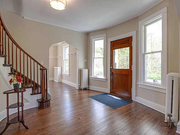 3rd image of 544 Ravine Ave