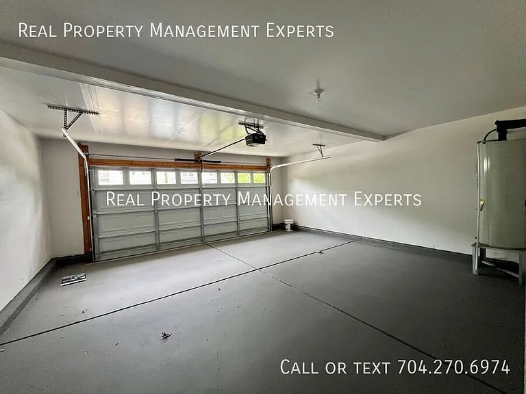 1819 Hooper Ct — Photo 15