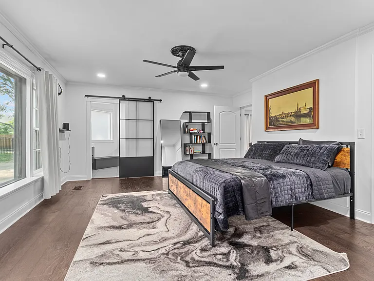 1020 W Matthews Ave — Photo 13