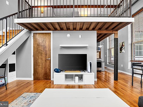 5th image of 1201 Fitzwater St Unit 304