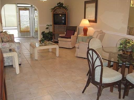 Home For Sale In Colonnades