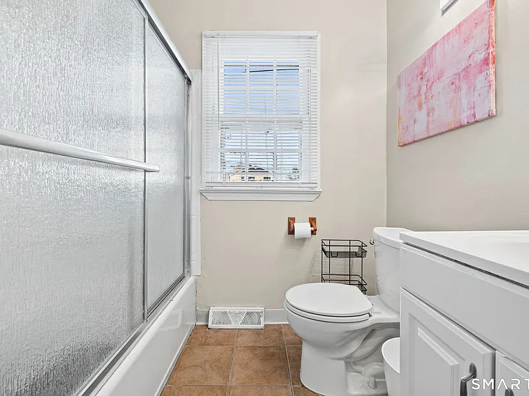 116 College Pl — Photo 12