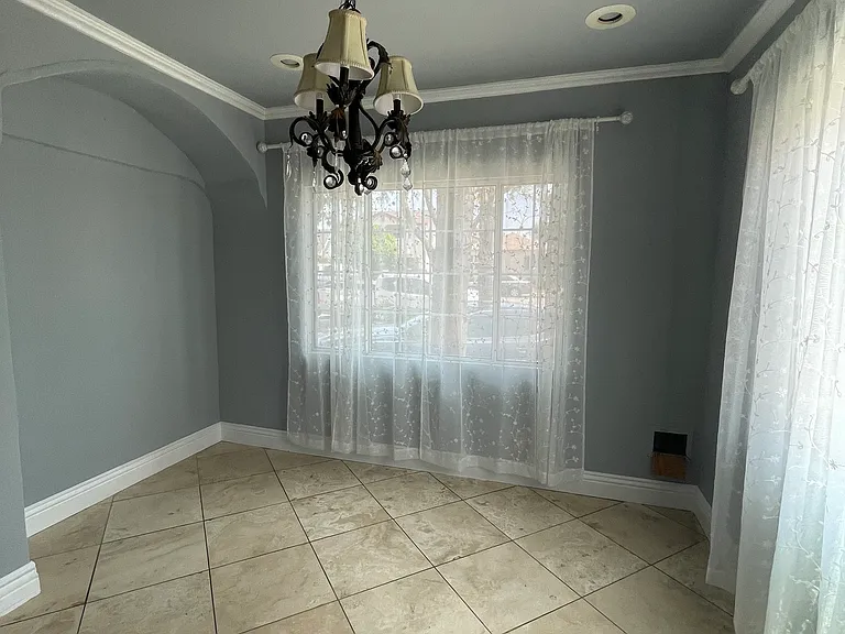 8989 California Ave — Photo 3