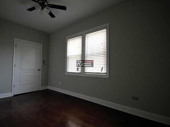 4th image of 1520 W Melrose St APT 1R