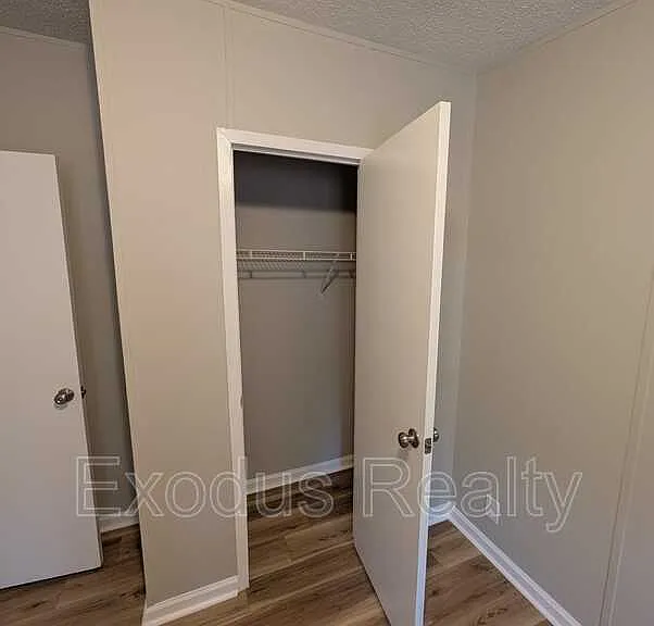 94 Sean Ln — Photo 17